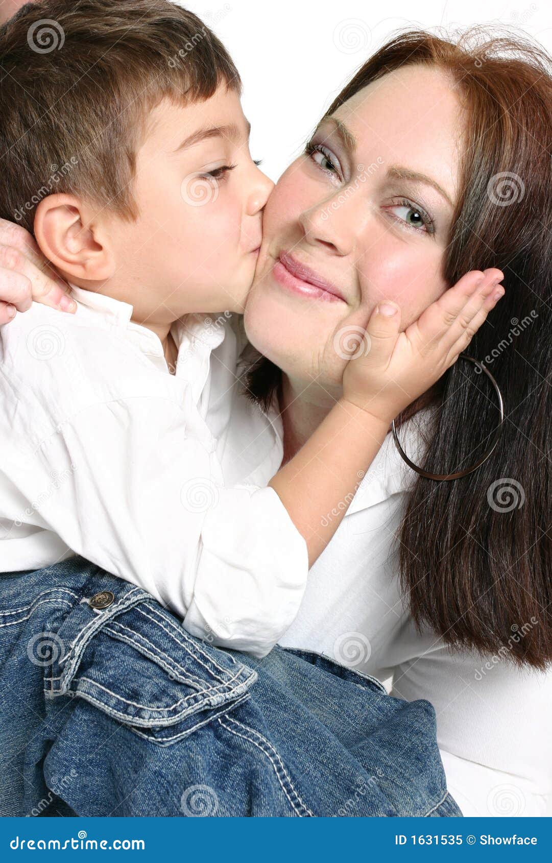 Pdf of mom kissing child